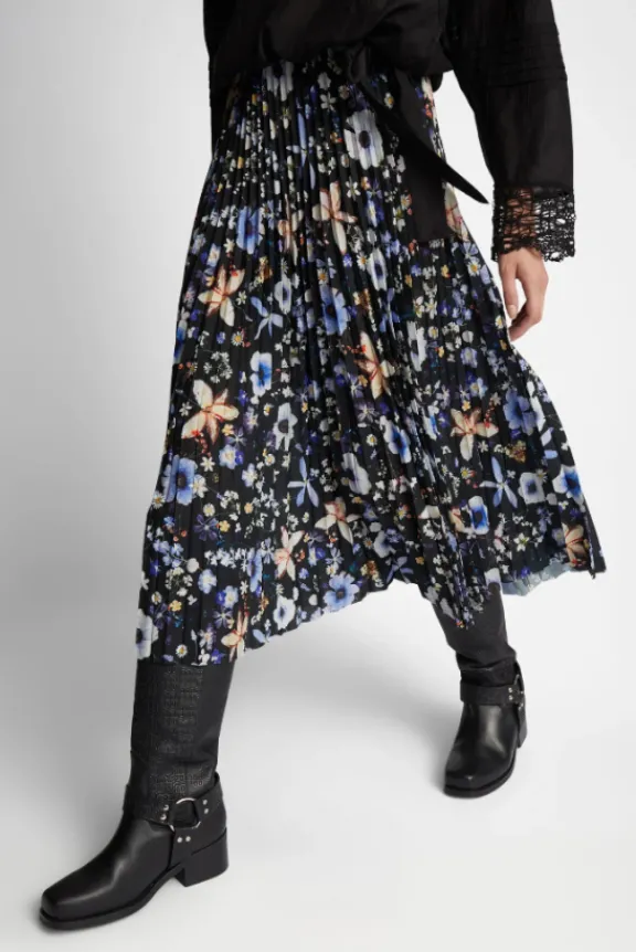 charming_skirt__black_7.webp Munthe Charming Skirt - Black | Skirts