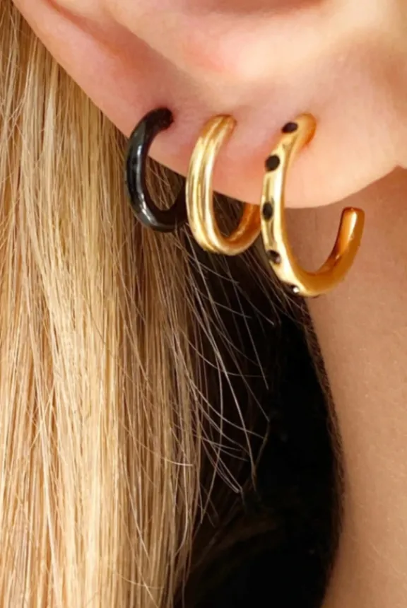 Lulu Copenhagen Colour Hoop One Piece Enamel - Black | Jewellery | Gifts