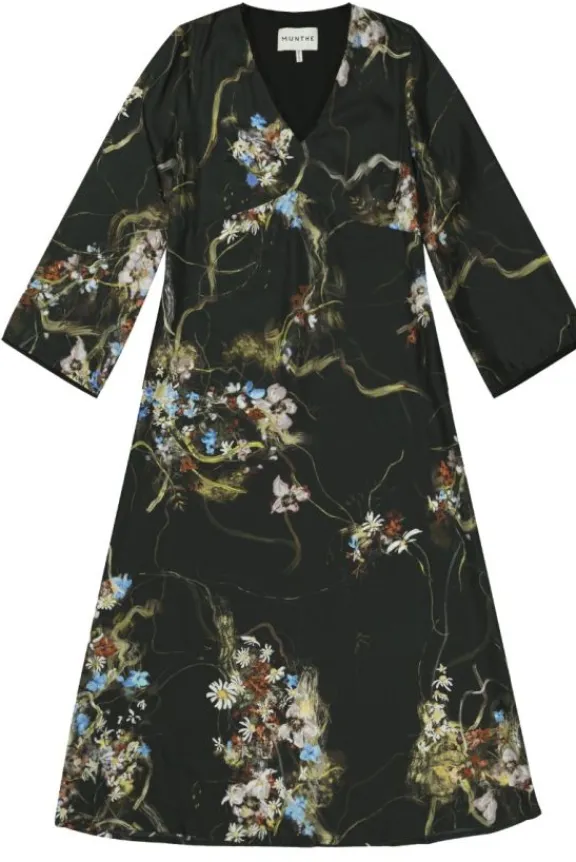 Munthe Malaysia Silk Dress - Black | Dresses