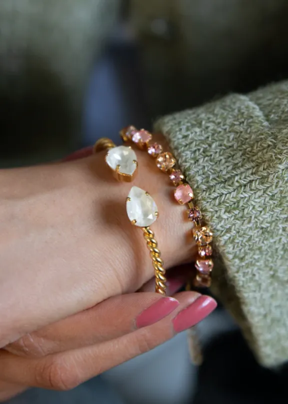 mini_drop_bracelet__linen_2.webp Caroline Svedbom Mini Drop Bracelet - Linen Ignite | Jewellery | Gifts